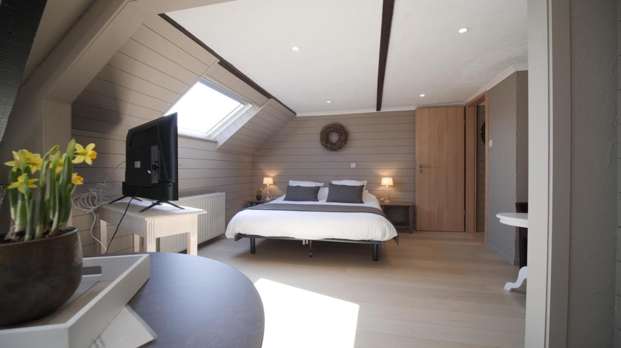 Auberge La Hutte Lurette Paliseul Bagian luar foto